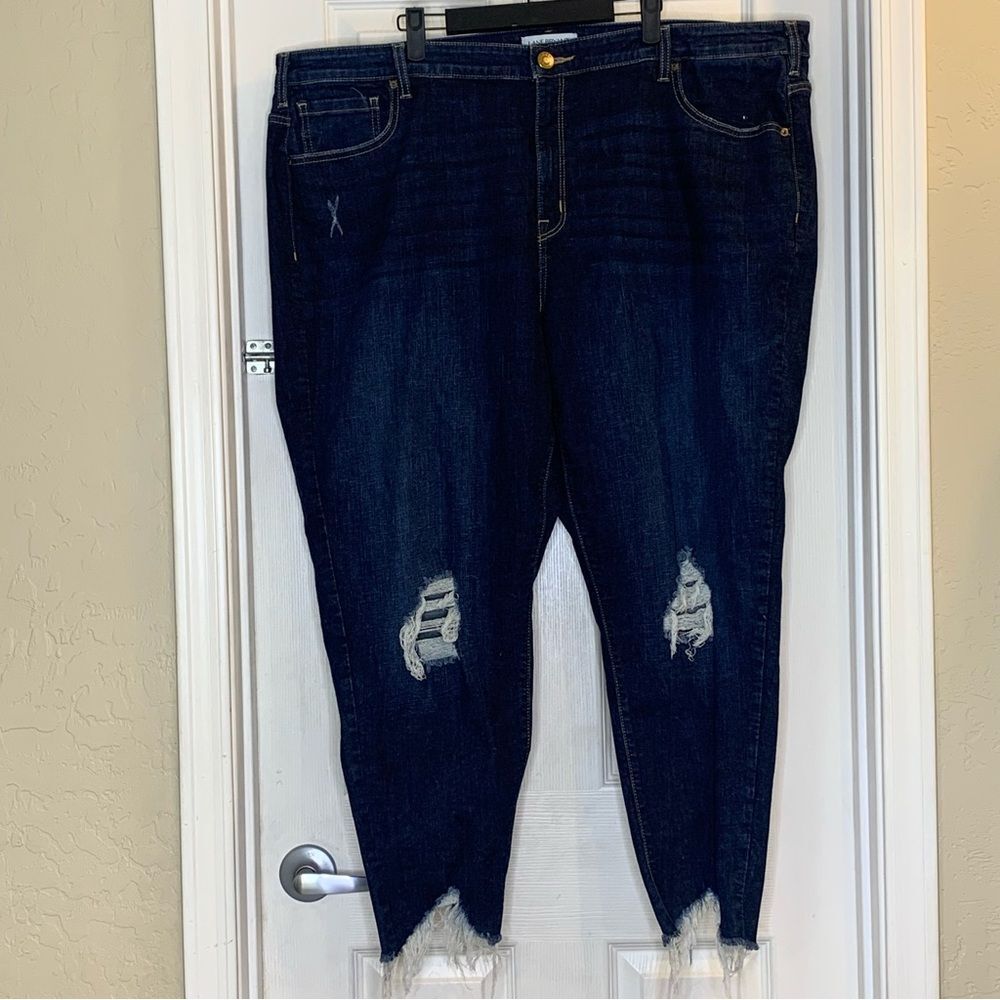 Lane Bryant Distressed Sharkbite Hem Skinny Jeans Size 28R